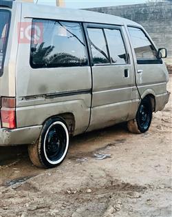 نيسان فانيت